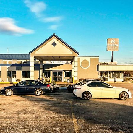 Clarion Inn & Suites Muskegon Heights Exterior photo